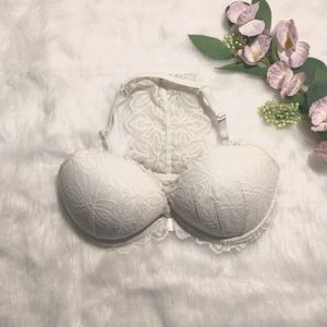 VS Pink lace front-close 34DD